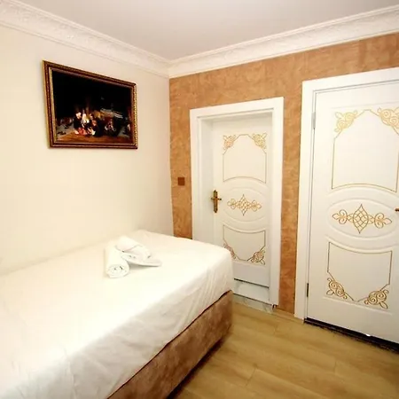 Avrasya Queen Hotel *