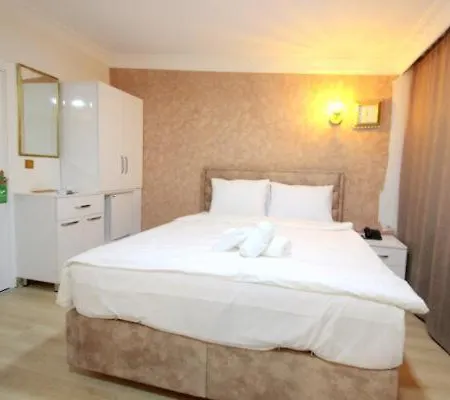 מלון Avrasya Queen Hotel *
